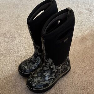 Kids size 12 insulated camouflage Bogs